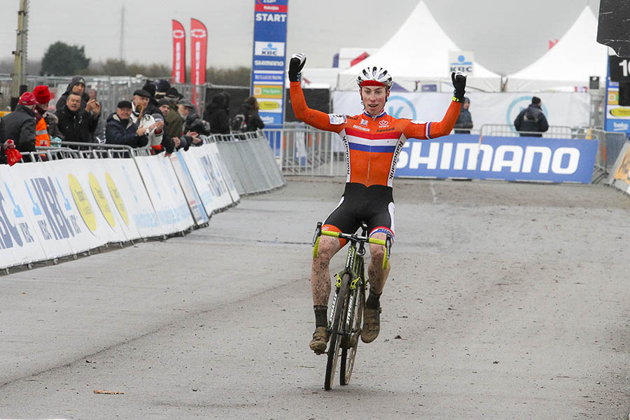 Dekker wint WB in Koksijde