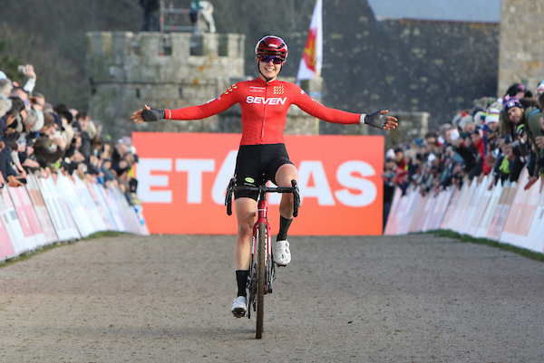 Van Alphen wint in Flamanville