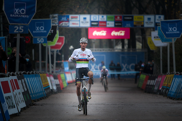 Van der Poel en Betsema primus in Scheldecross