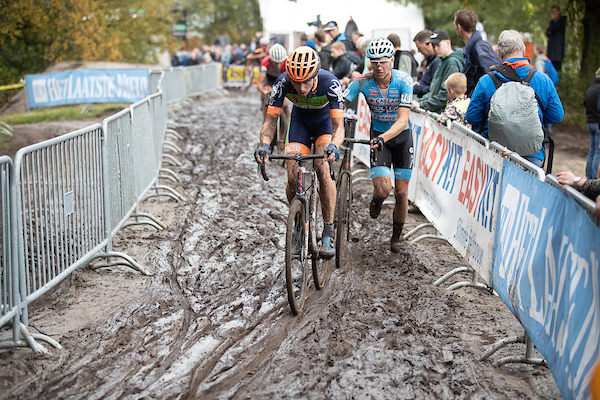 Orange Babies CT heerst in GP Destil Moergestel