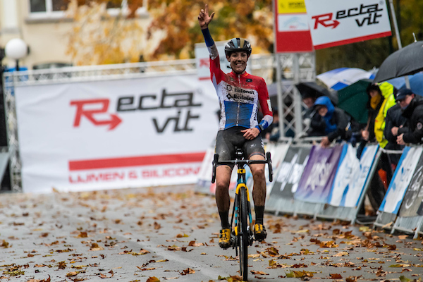 Brand en Van der Poel winnen nieuwe cross Kortrijk