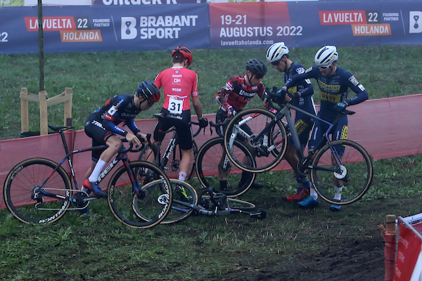 Rucphen valt weg uit wereldbeker veldrijden