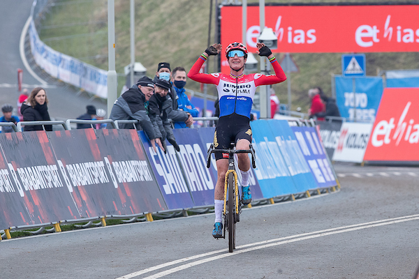 Vos wint WB-finale in Hoogerheide