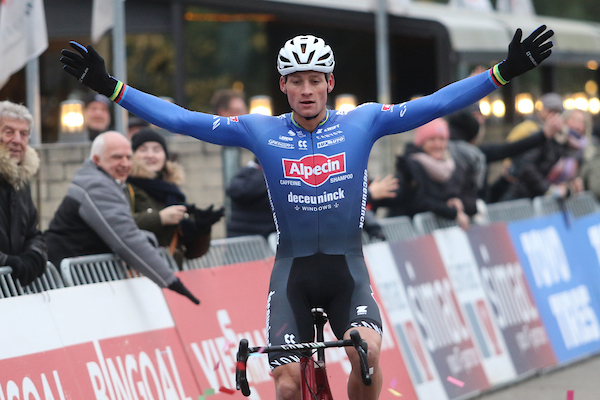 Van der Poel en Van Empel naar de winst