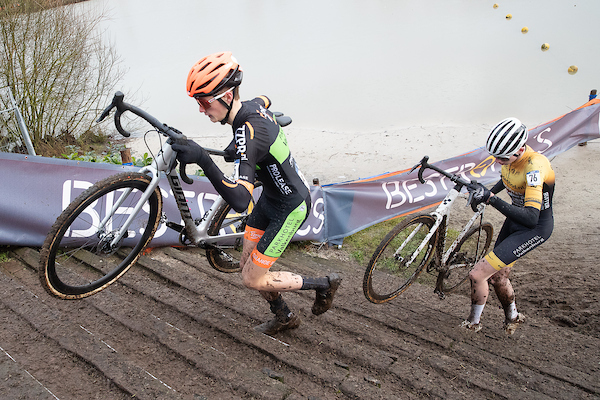 Timmermans naar de winst op Koppenberg