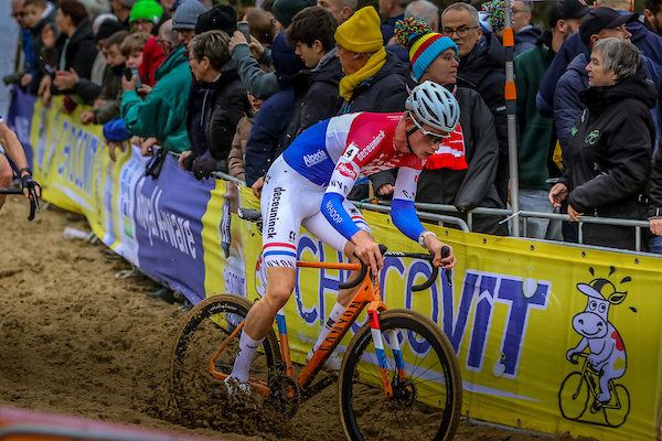 Del Grosso stunt met winst op circuit Zolder