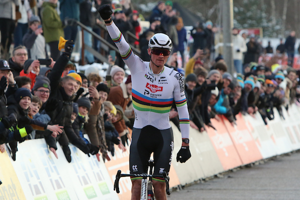 Van der Poel en Alvarado als winnaars uit de Kuil
