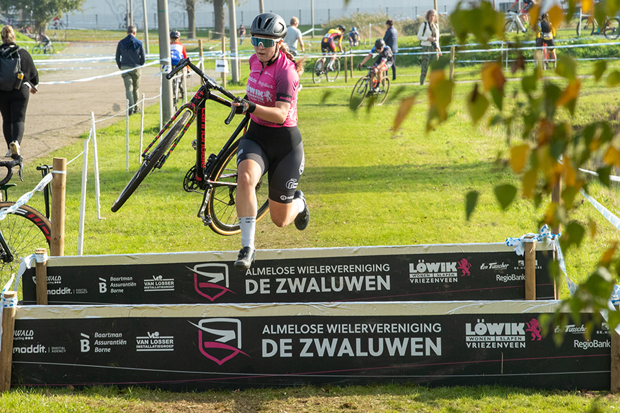 Boven en Uptogrove winnen in Almelo